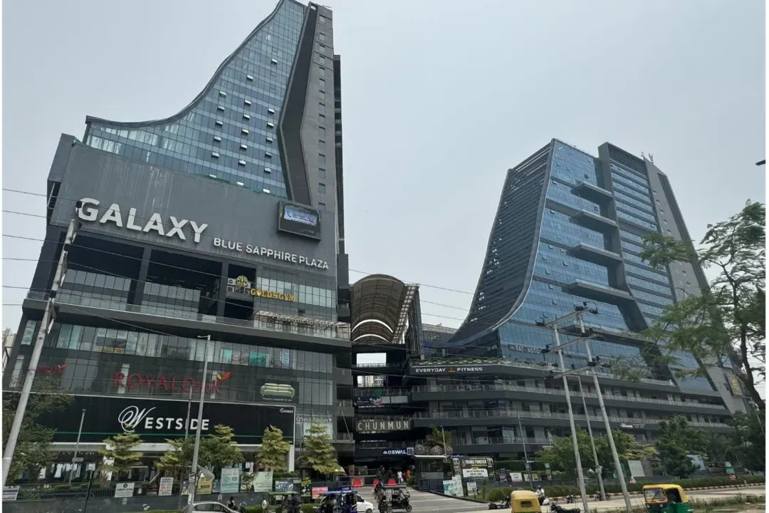 Superco - Galaxy Blue Sapphire Plaza 3