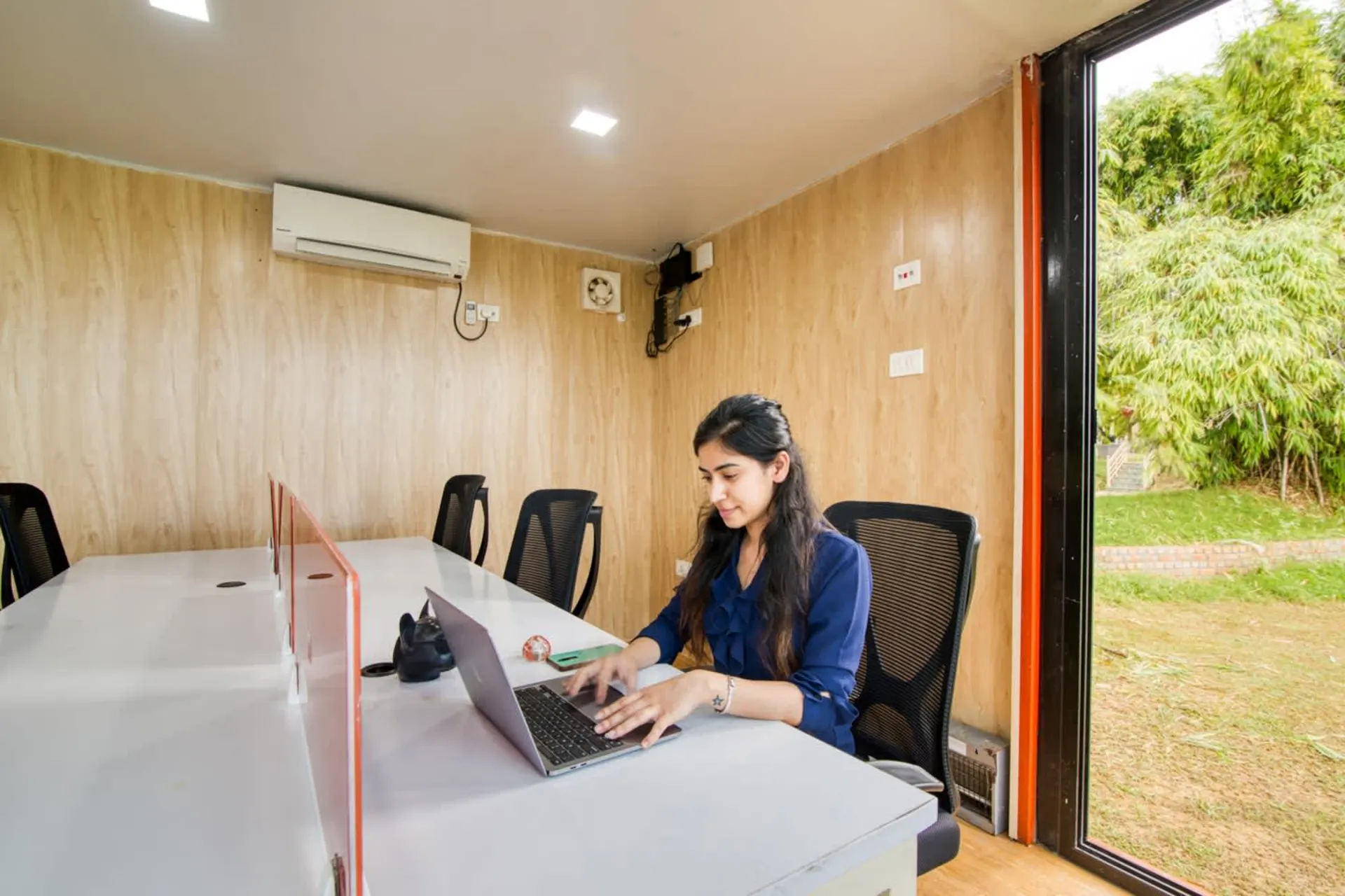 THE UNIT CO-WORKING by IDEASHACKS 11