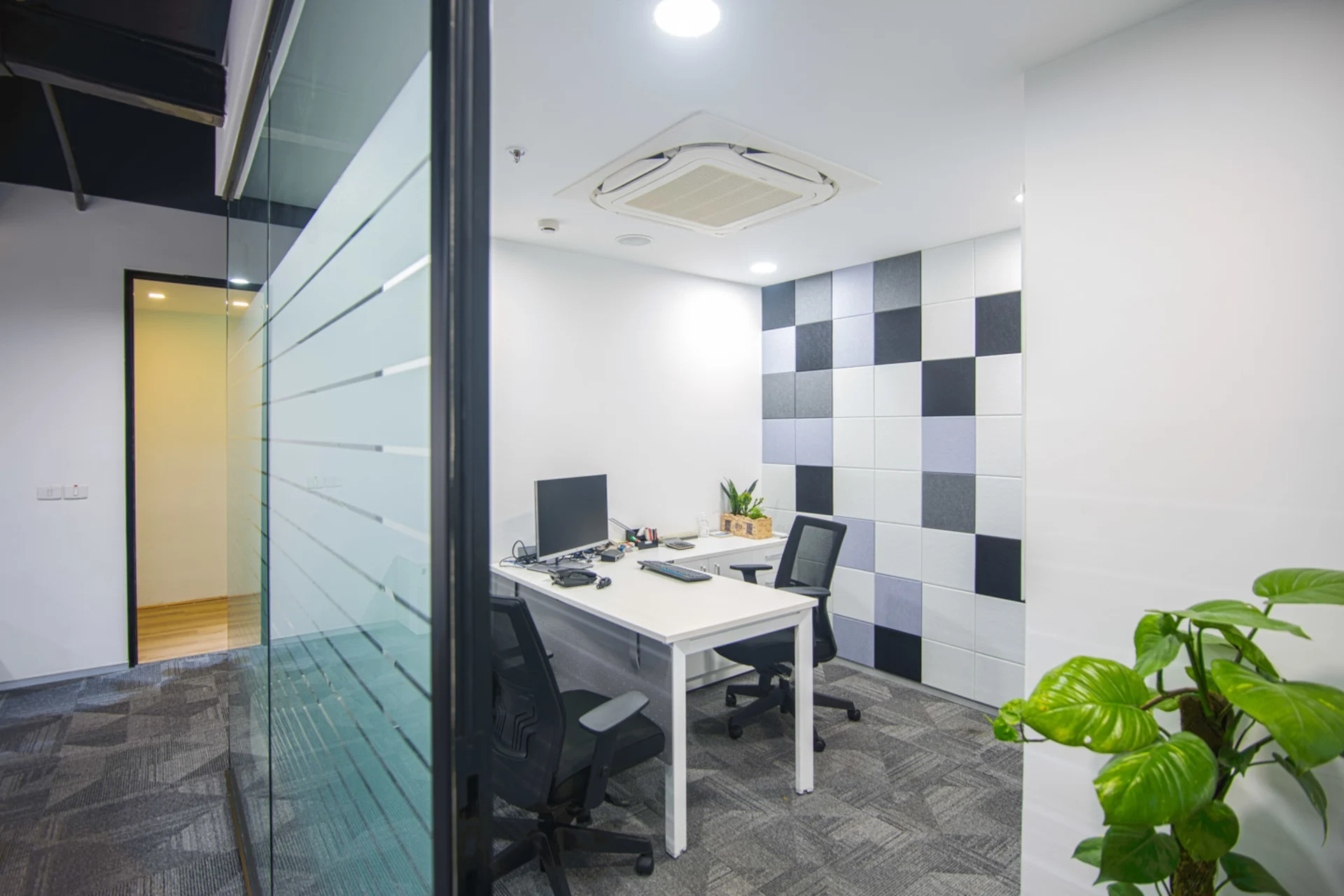 Skootr - Kailash Building CP 15