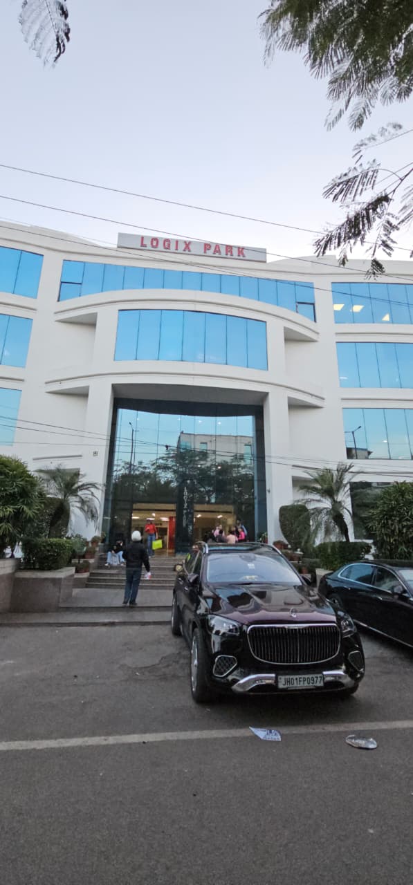 Spacient Co-working - Logix Park 13