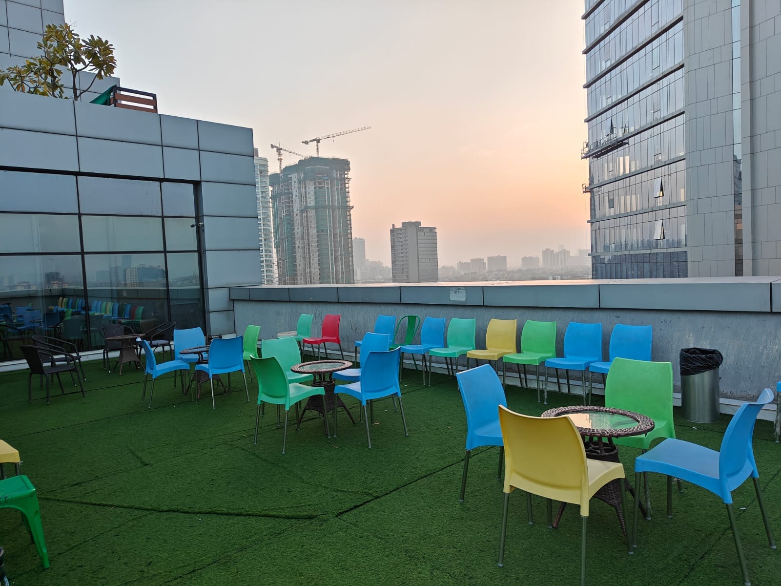 Co-offiz: Coworking Space in Golf Course Ext. Road, Gurugram-58 4
