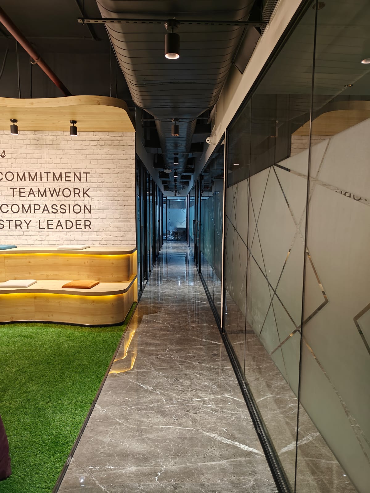 CO-OFFIZ: Coworking Space in Noida Sec-63 3
