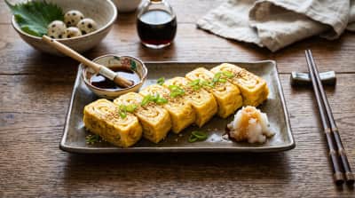 Tamagoyaki – Słodko-Słony Cud z Kraju Kwitnącej Wiśni