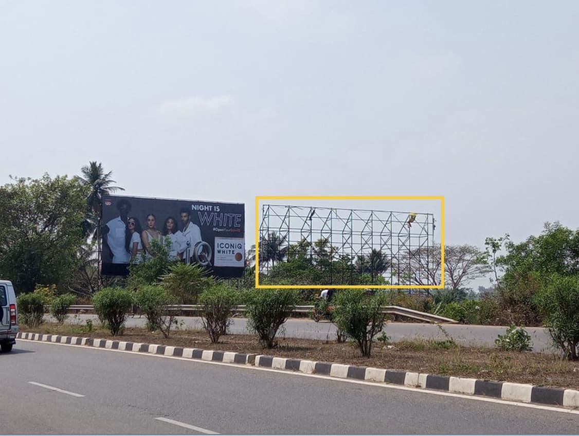 DANDA MUKUNDAPUR FACING BBSR 80X30 NL - Hoarding in Puri, Odisha