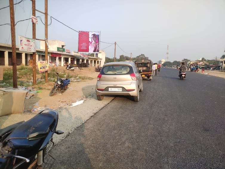 BUS STAND CHOWK, PADIABAHAL, SAMBALPUR 25'X25' - Hoarding in Padiabahal, Odisha