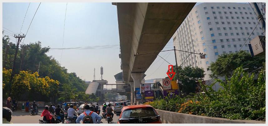 METRO CENTRE MEDIANS - HYD-CM-HTC42A - Mindspace To Raidurgam - Hoarding in Hyderabad, Telangana