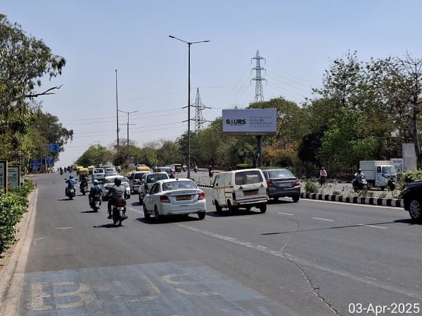 Unipole - ITO Crosing, Vikas Marg Twds Laxmi Nagar