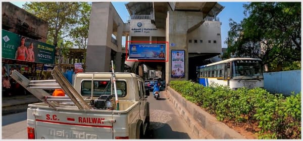 HYD-SF-34 - Metro Refuge Area Board - Musheerabad fcg Gandhi Hospital