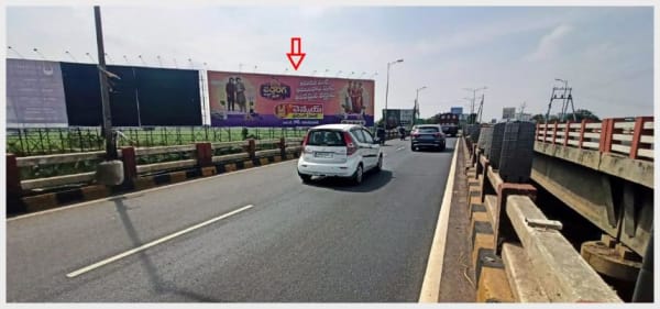 HODVIJ-147 - Hoarding - Airport Road, Budameru, Bharat Benz