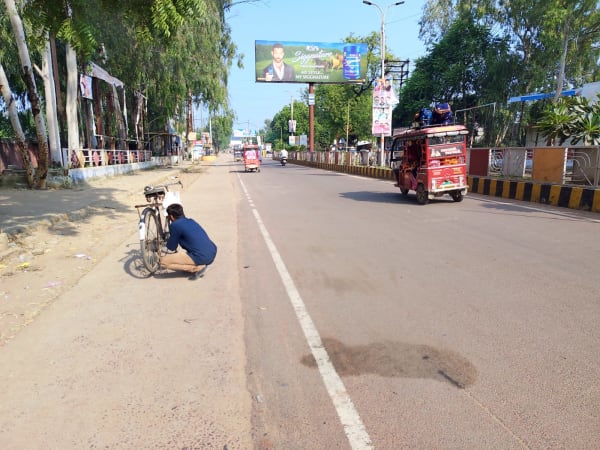 Unipole - No. 1 Chauraha IN FRONT OF No.1 SCHOOL One Side  (Peak Location)
