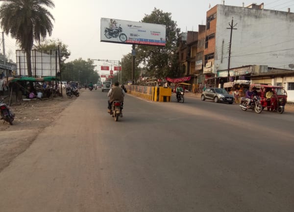 Unipole -  Main Panna Naka, Satai Road Chauraha Visibility Aproxmate Half kilo Mitar one side