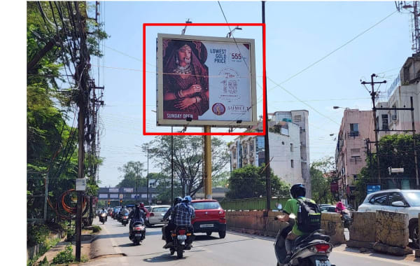 Unipole - EXPRESS WAY NR BOTTLE HOUSE FACING TURNING POINT