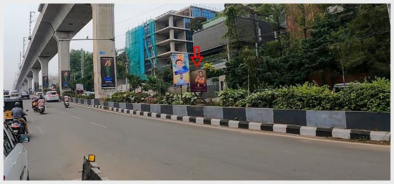 METRO CENTRE MEDIANS - HYD-CM-1581A - Mirrors Saloon