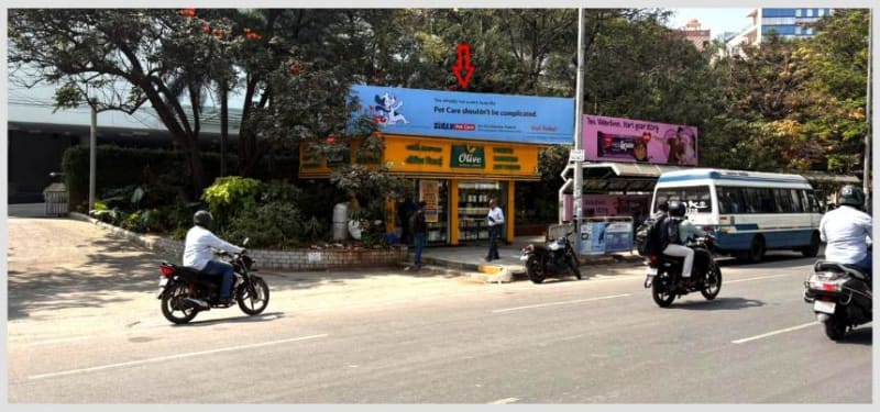 BQSMETROHYD-112 - Metro Bus Shelter - Hitech city - Avasa Hotel