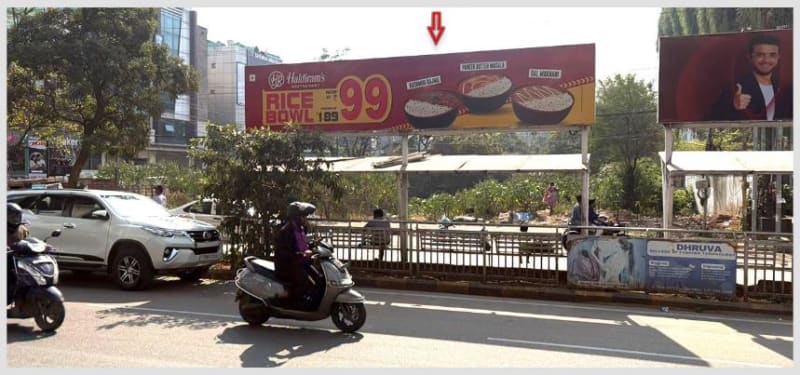 BQSMETROHYD-170 - Metro Bus Shelter - Hitech City - Karachi Bakery Opp - 1