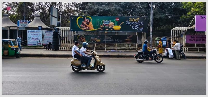 BQSMETROHYD-49 - Metro Bus Shelter - Kukatpally Near Ashramam - 3