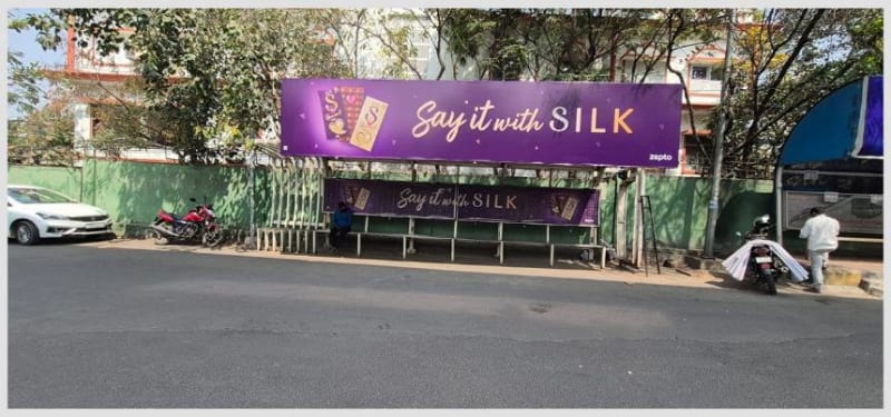 BQSMETROHYD-111 - Metro Bus Shelter - Parade Grounds Near Patny Flyover