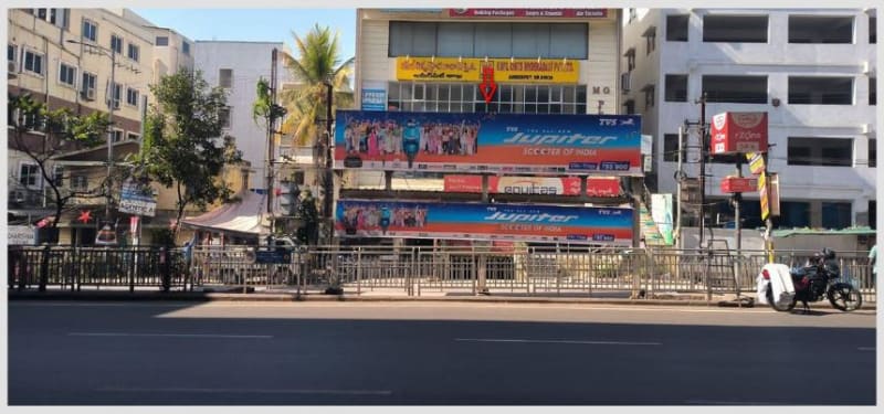 BQSMETROHYD-125 - Metro Bus Shelter - S R Nagar Infront of Kapil Chits