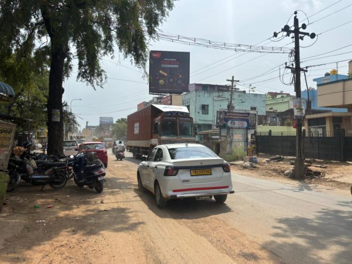 Hoarding - Chrompet - Thiruneermalai Road Towards Thiruneermalai