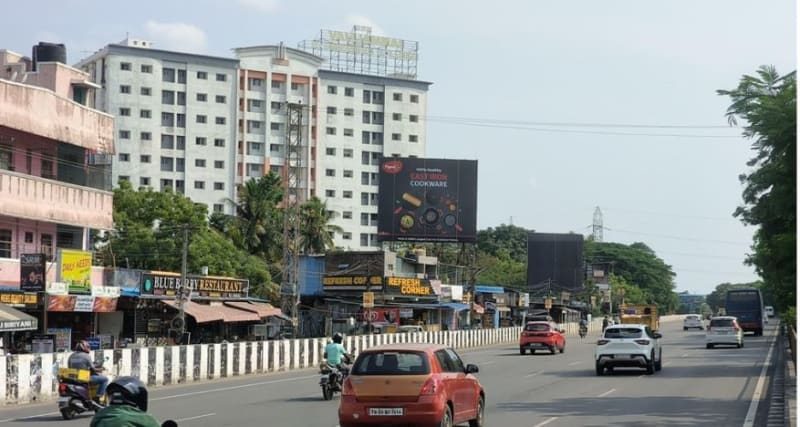 Hoarding - GST Road - Pottheri near SRM Towards Mahindra World City