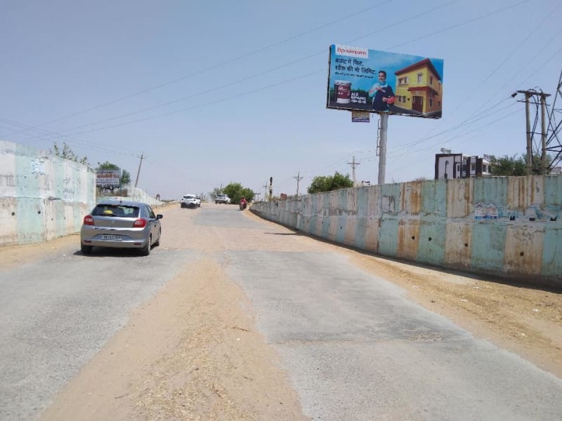 Unipole - Near yudvansi School