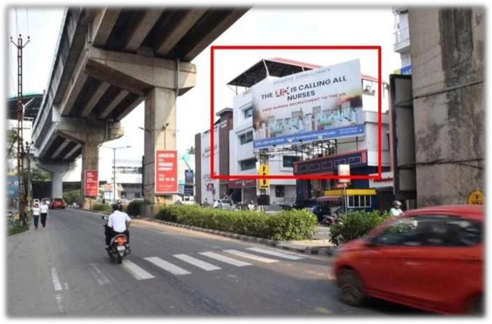Hoarding - Kadavanthra, Kadavanthra Axis Bank Nr, Metro Station