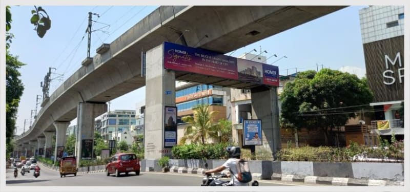 HYD-PRTLS-046 - Metro Portals - Jubilee hills road no.36 800 bar facing check post