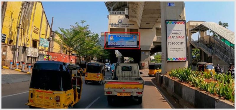 HYD-SF-33 - Metro Refuge Area Board - Gandhi Hospital fcg Musheerabad