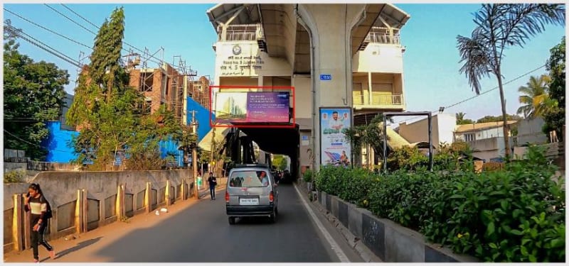 HYD-SF-36 - Metro Refuge Area Board - Jubileehills Rd no.5 fcg Yusufguda