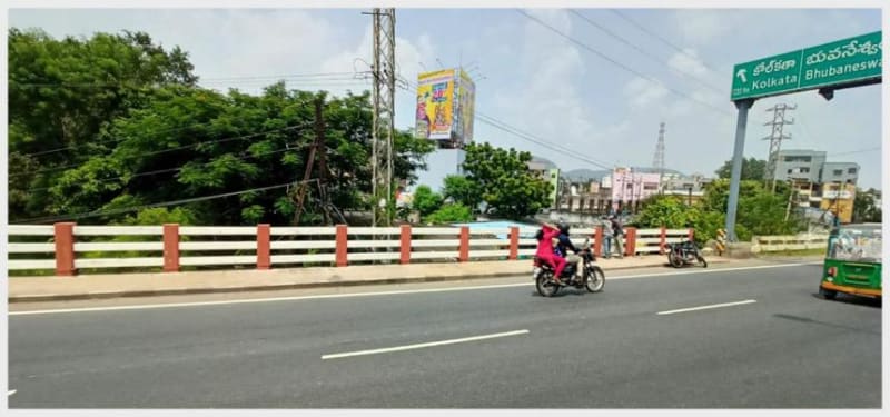 HODVIJ-59 - Hoarding - Benz Circle, Screw Bridge