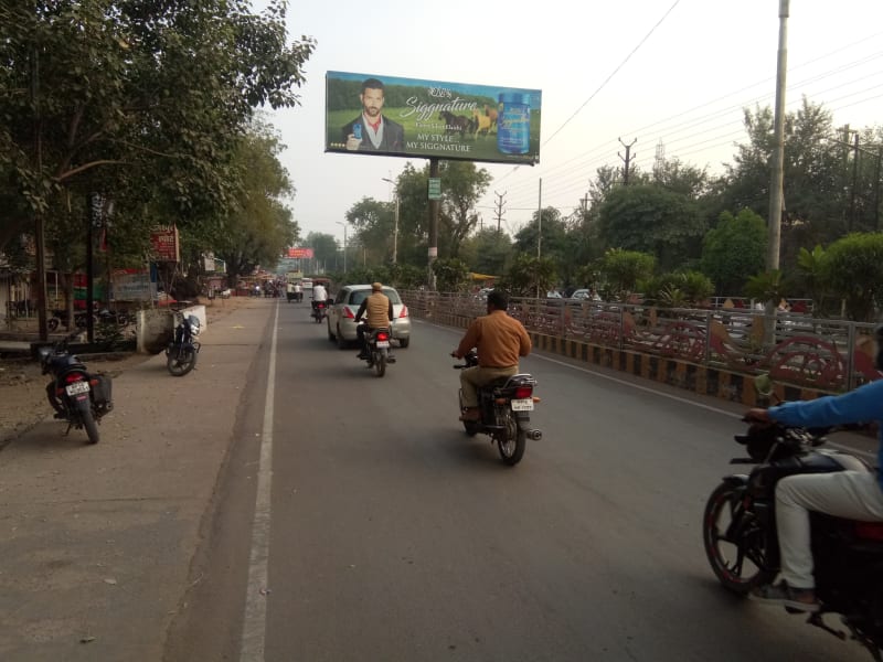 Unipole - New Colony Tiraha One Side Facing Panna Road (Peak Location)
