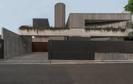 La Maison RJH : Un Havre de Paix au Cœur de Jakarta pour les Familles Modernes