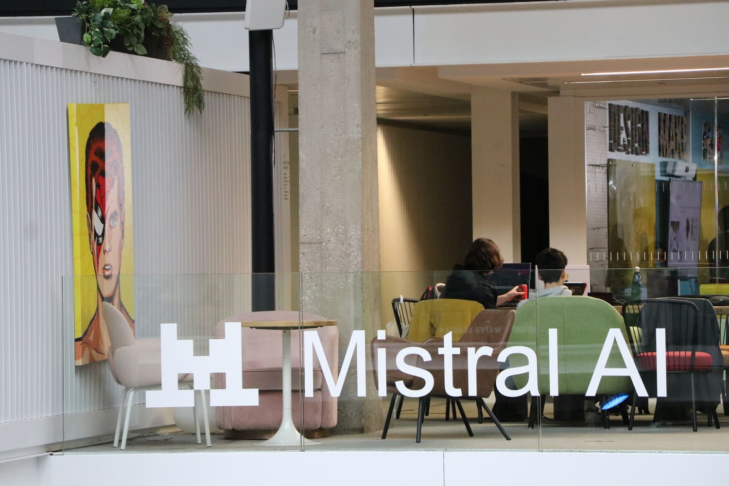 Mistral révolutionne le secteur robotique avec son premier modèle d'IA
