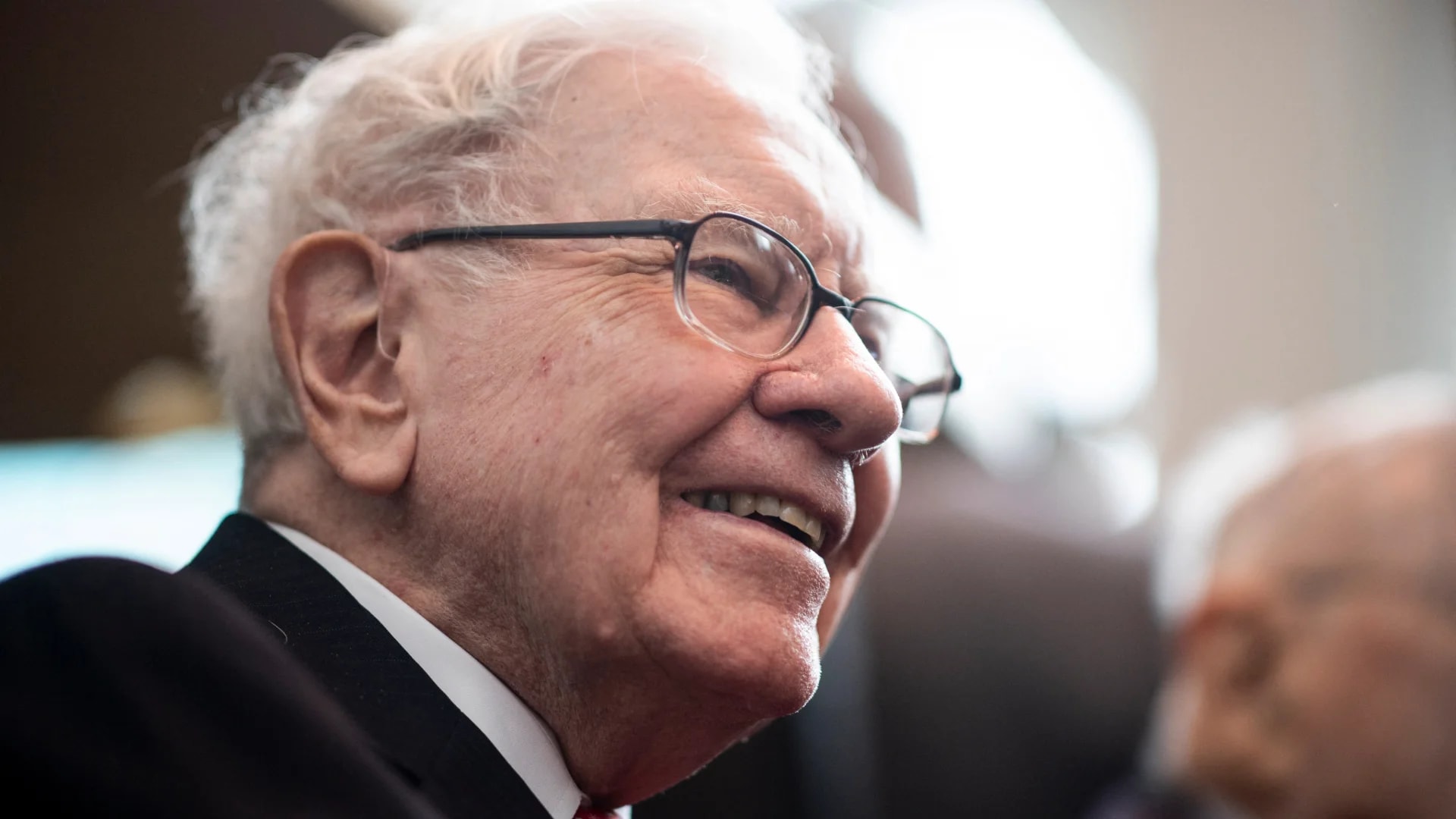 Warren Buffett et son regret d'avoir tardé à investir dans Alphabet : leçon pour le secteur du transport