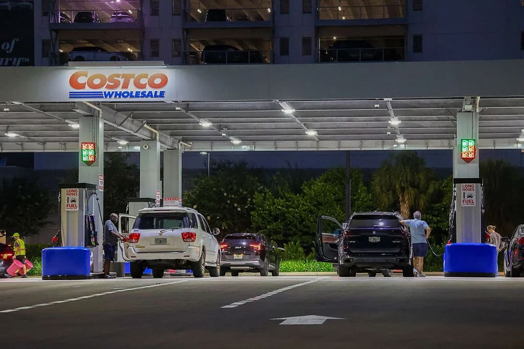 L'Art des Prix Chocs chez Costco : Une Stratégie Gagnante en Période de Hausse des Prix du Carburant