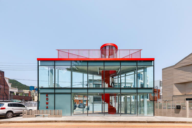 Koma : Un nouvel espace commercial qui redéfinit l'architecture urbaine