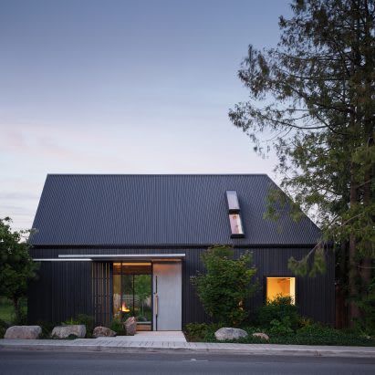 Un espace créatif sur Orcas Island : inspiration pour la signalétique