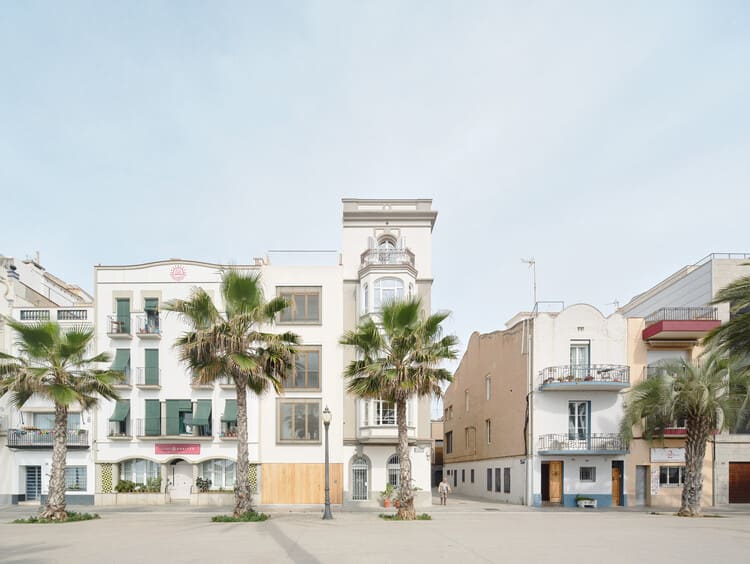 Casa PR21 : Une harmonie architecturale entre lumière et espace