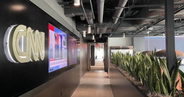 Quand la signalétique devient cruciale : l'incident de CNN souligne l'importance de la communication visuelle