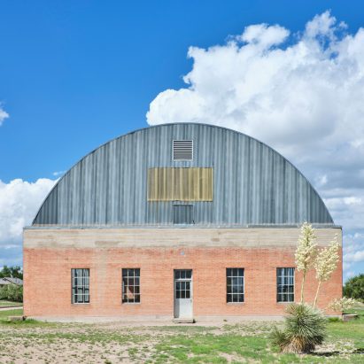 Restauration des Sheds d'Artillerie : Un projet emblématique à Marfa