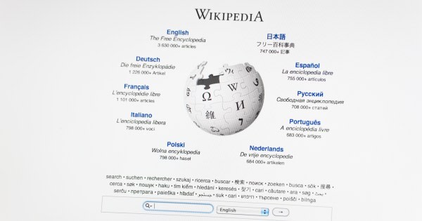 Wikipedia face à la montée des moteurs de réponse : un défi à relever