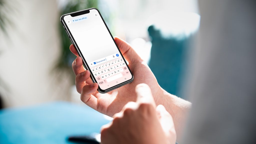 Skyscanner lance son application de comparaison de vols sur ChatGPT en France