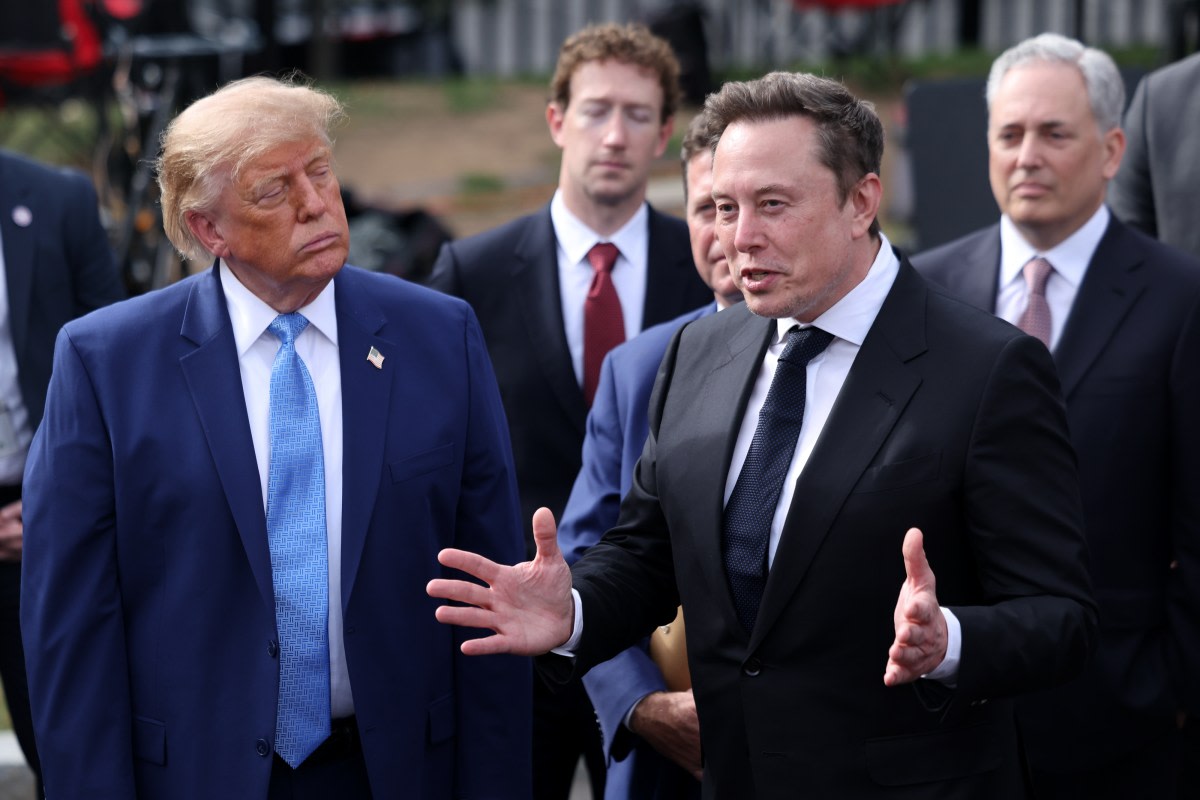 Donald Trump annonce un changement de terminologie pour l'IA en 'super intelligence'
