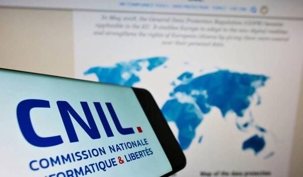 La CNIL précise les règles sur la reconstitution des adresses e-mail professionnelles