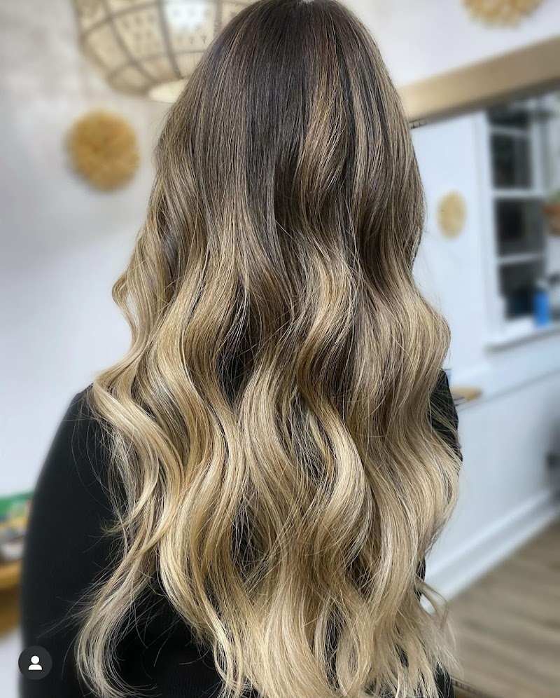 Profile work for Leah Taylor