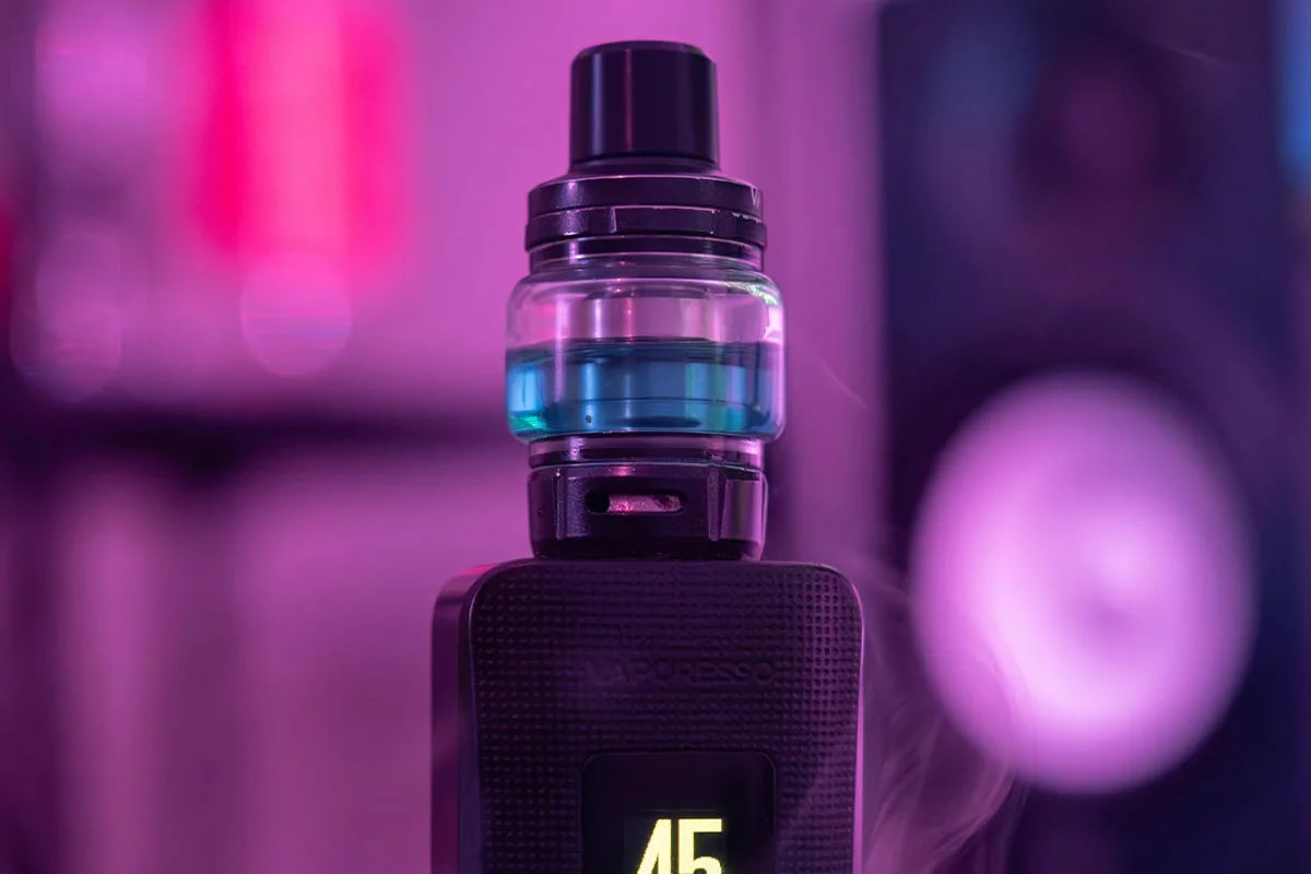 Are Refillable Vapes Safer Than Disposables?
