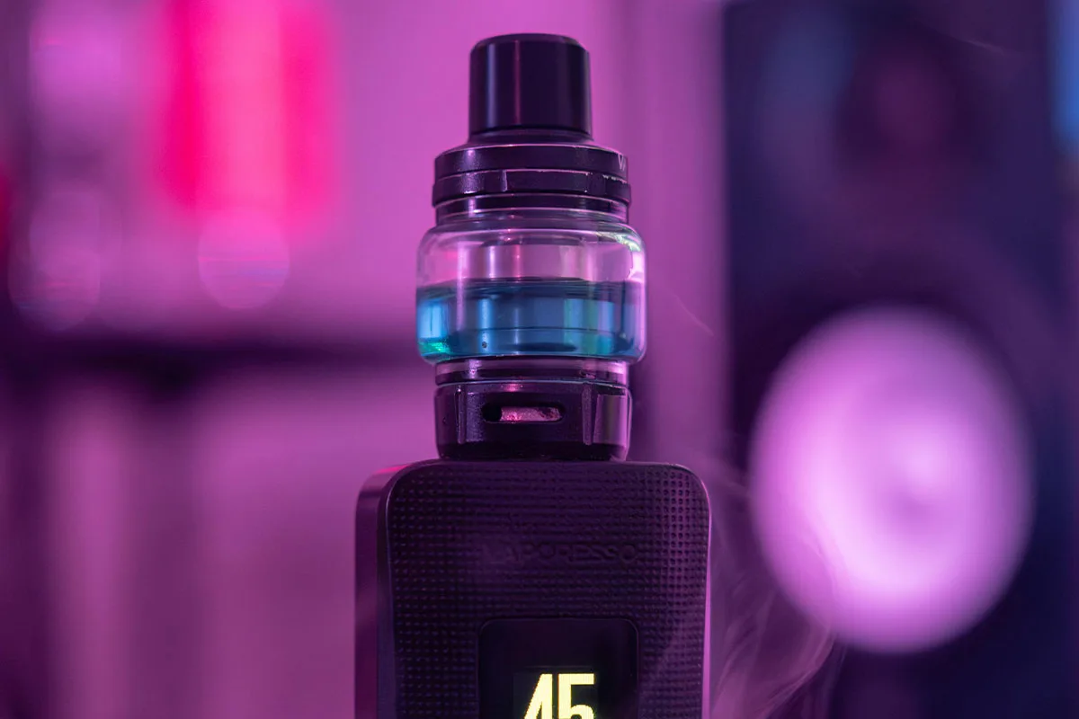 Are Refillable Vapes Safer Than Disposables?