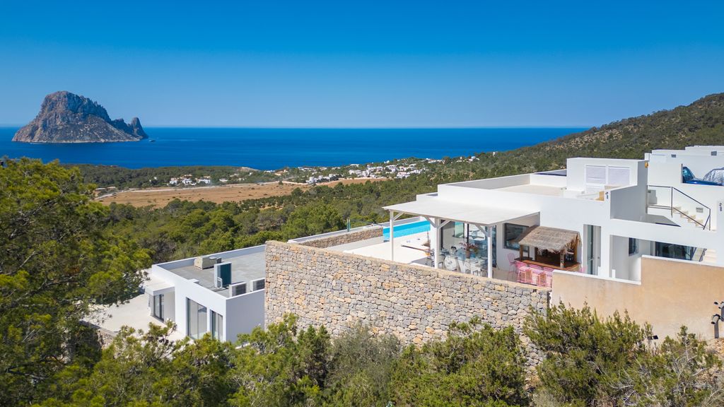 Luxury Townhouse Cala Carbó thumbnail 30
