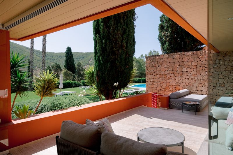 Exclusive Living in Roca Llisa thumbnail 8