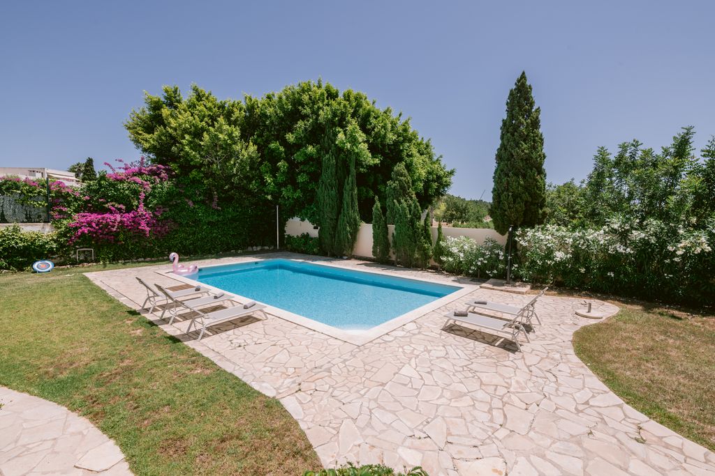 Five Bedroom Villa in Jesús thumbnail 3